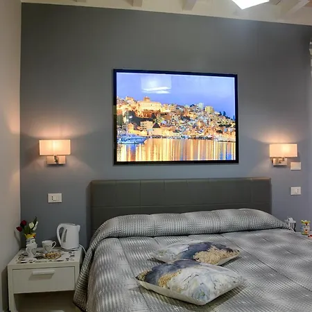 La Finestra Sul Cortile Bed & Breakfast 3*
