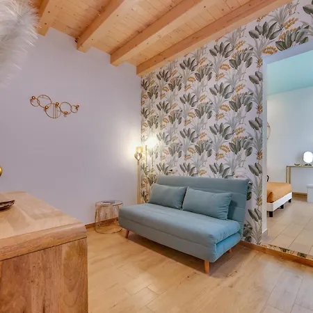 Bed & Breakfast La Finestra Sul Cortile 3*