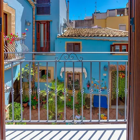 Bed & Breakfast La Finestra Sul Cortile 3*