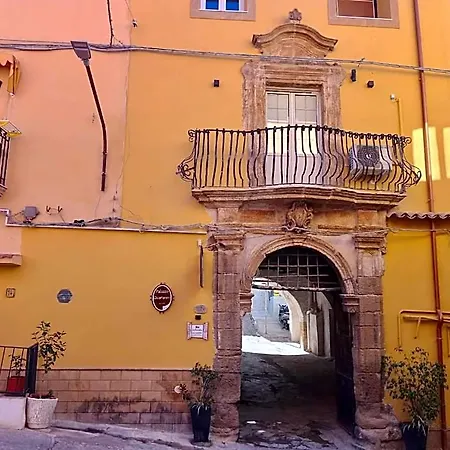 ベッド・アンド・ブレックファスト La Finestra Sul Cortile シャッカ