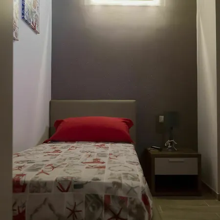 Alojamento de Acomodação e Pequeno-almoço La Finestra Sul Cortile 3*