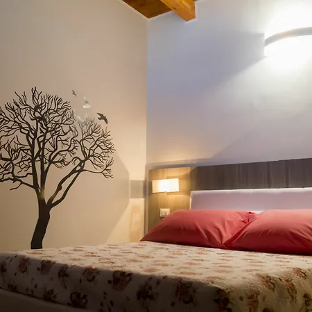 Nocleg ze śniadaniem La Finestra Sul Cortile 3*